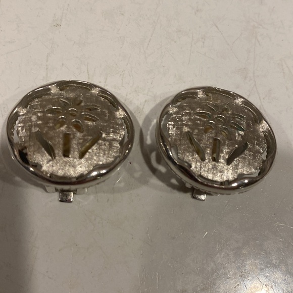 Sarah Coventry Vintage Clip On Earrings, 2 Pair Silver - Picture 4 of 6